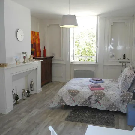 Romantique 2 Pieces Dans Une Maison Medievale. דירה