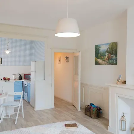 Romantique 2 Pieces Dans Une Maison Medievale. מונפלאנקן