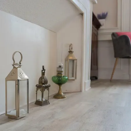 Romantique 2 Pieces Dans Une Maison Medievale.